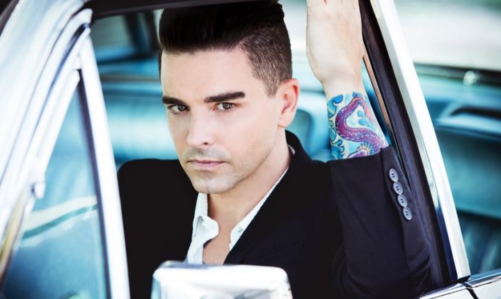 Review: Dashboard Confessional, Emo Icon, Makes Stadium-Size Return