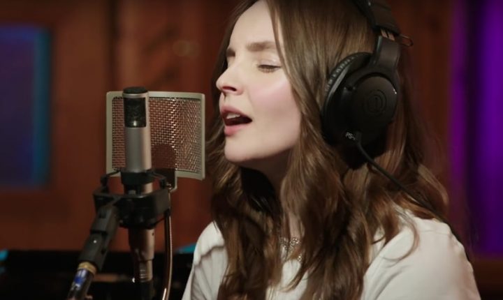 See Chvrches Perform Intimate Cover of Beyonce’s ‘XO’