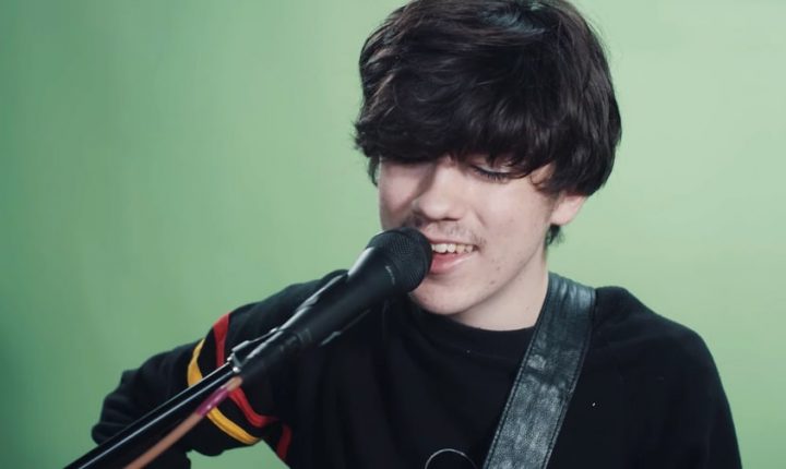 Watch Declan McKenna’s Intimate Acoustic Set for ‘Rolling Stone’