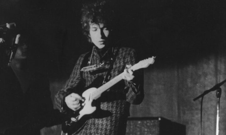 Bob Dylan’s ‘Going Electric’ Guitar Headed to Auction