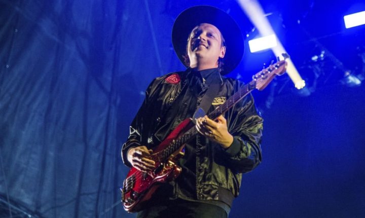Watch Arcade Fire Cover Cranberries’ ‘Linger’ in Dublin