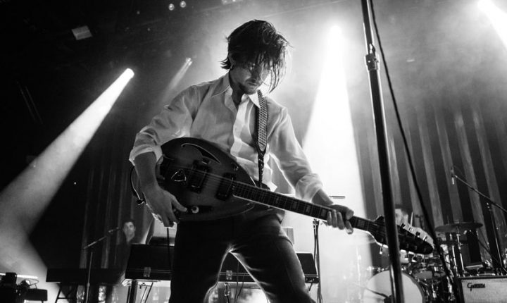 Review: Arctic Monkeys’ ‘Tranquility Bass Hotel’ Is a Space-Lounge Odyssey