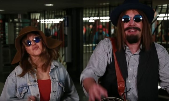 Watch Christina Aguilera, Jimmy Fallon Busk in Disguise in NYC Subway